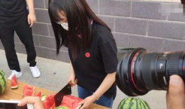 吃瓜爆料 女大学生,揭秘女大学生吃瓜爆料背后的真相